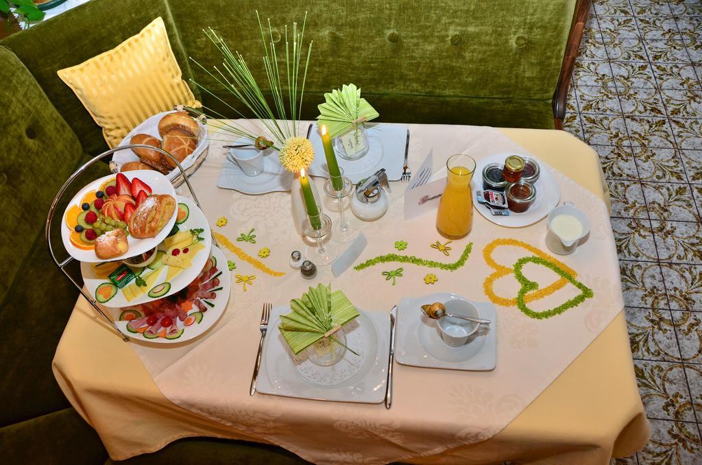 Haus Elisabeth Bed & Breakfast มึลบาค อัม โฮคเคอนิก ภายนอก รูปภาพ